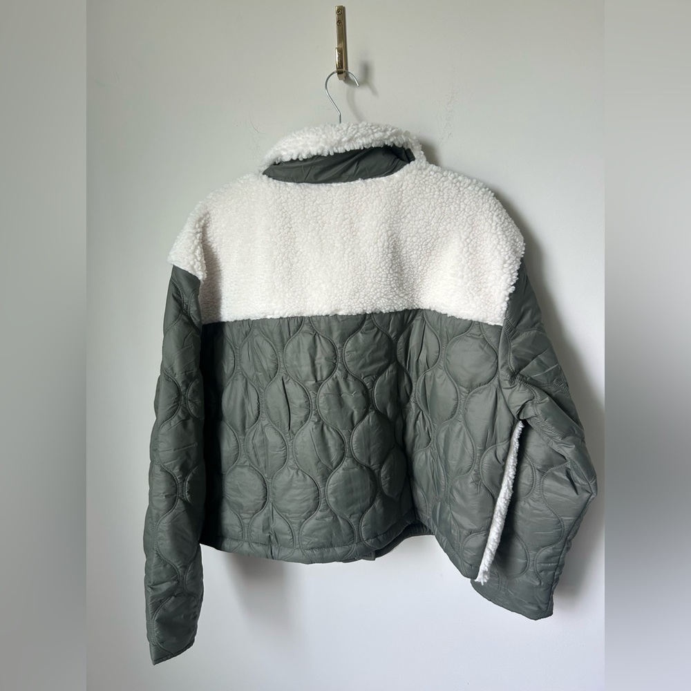 Athleta Fleece Olive Green and off White Quilted Jacket - Picture 5 of 5